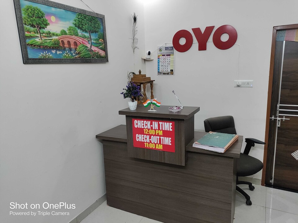 OYO 91528 New Lace Palace, Hamidia Road Bhopal, Bhopal