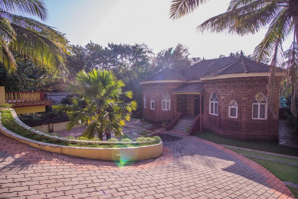 OYO 11749 Home Luxury 1BHK Pool View Mapusa, Porvorim Goa, Goa