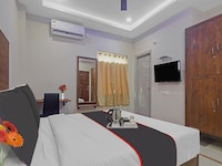 Townhouse Financial District Gachibowli Formerly Srinika Inn