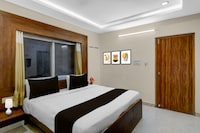 Super Townhouse Financial District Gachibowli Formerly Srinika Inn
