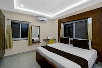Super Townhouse Financial District Gachibowli Formerly Srinika Inn