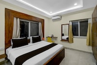 Super Townhouse Financial District Gachibowli Formerly Srinika Inn
