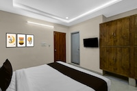 Super Townhouse Financial District Gachibowli Formerly Srinika Inn