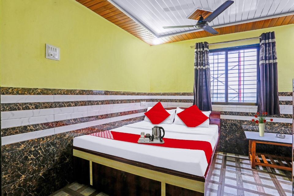 OYO Prashant Lodging And Boarding, Mumbai- Kalyan-Bhiwandi- Badalapur, Mumbai