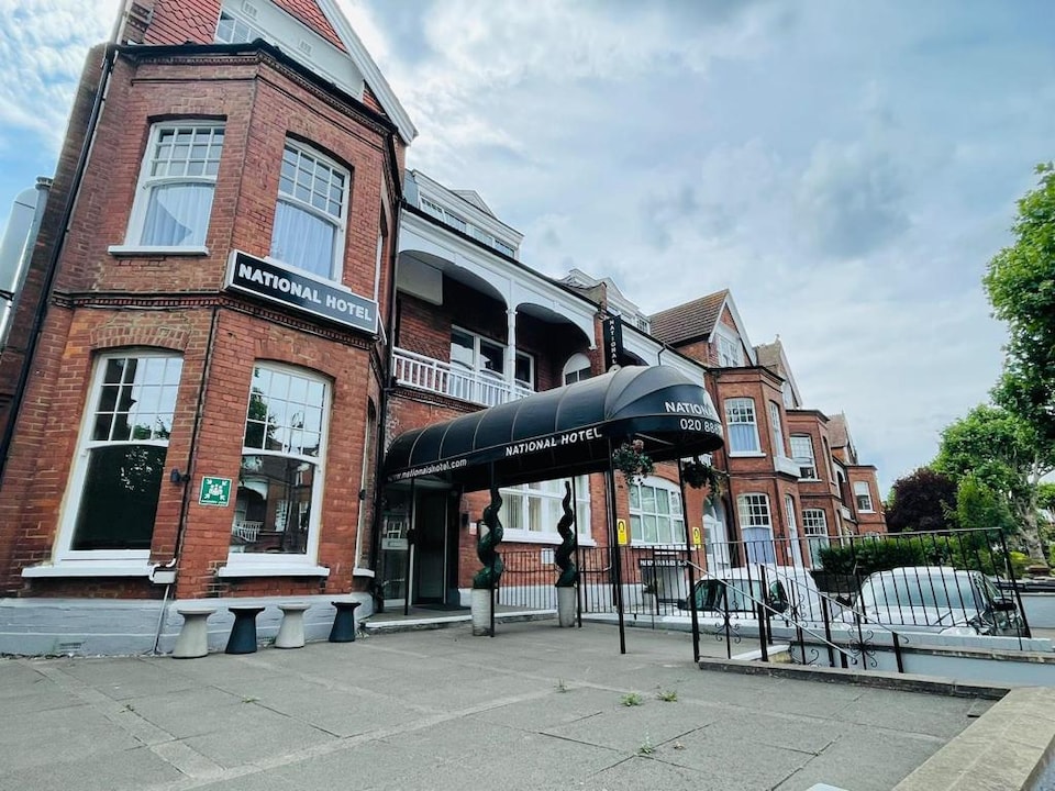 National Hotel, Haringey (Greater London), London
