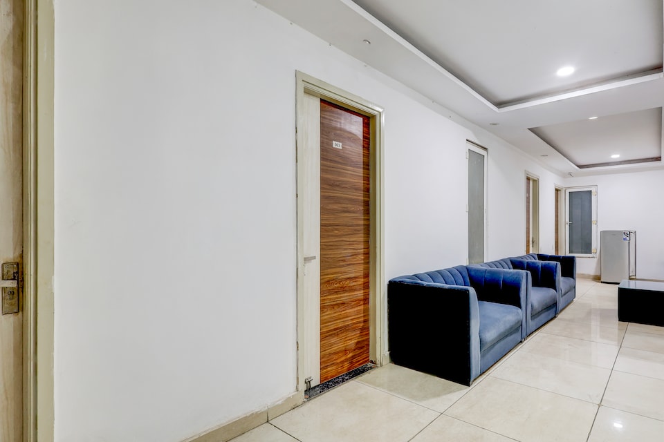 Hotel O Daffodils Inn, HUDA CENTRE 1, Gurgaon