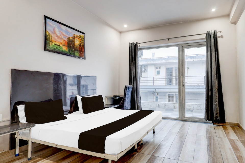 Hotel O Daffodils Inn, HUDA CENTRE 1, Gurgaon