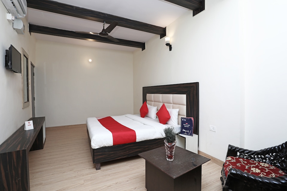 Hotel O Dehradun Near District Court, Dehradun Railway Station, Dehradun
