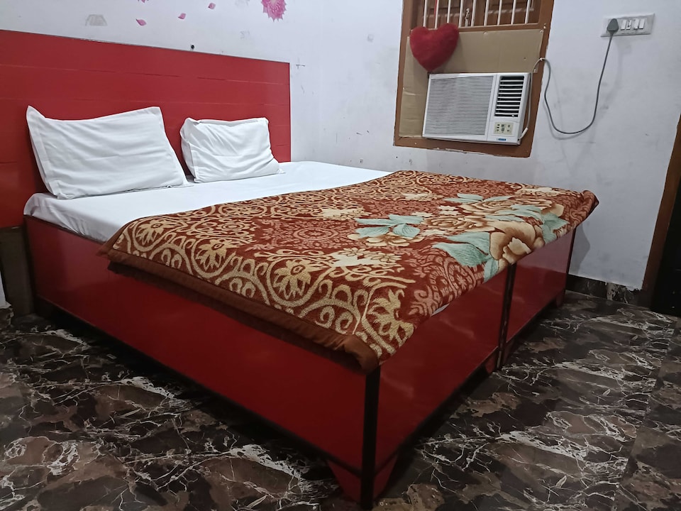 SPOT ON 91706 Vrindavan Restaurant , Meerut, Meerut