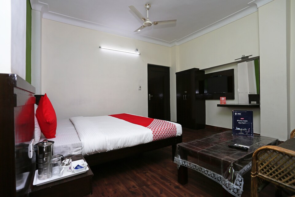 OYO 11857 Hotel Vivek Continental, City Centre, Gwalior