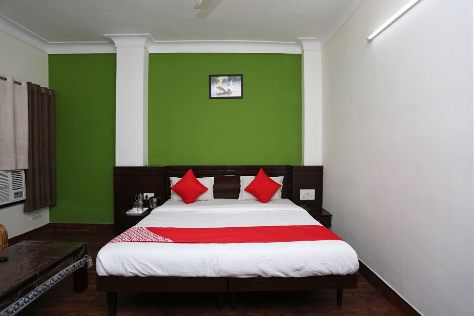OYO 11857 Hotel Vivek Continental, City Centre, Gwalior