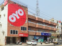 OYO 11858 Hotel Shiv Murti Grand