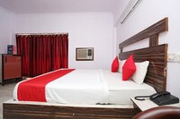 OYO 11858 Hotel Shiv Murti Grand