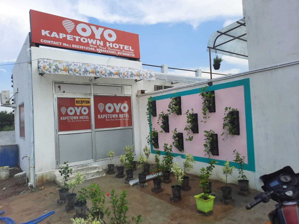 OYO Flagship Kapetown Hotel, Meerut, Meerut