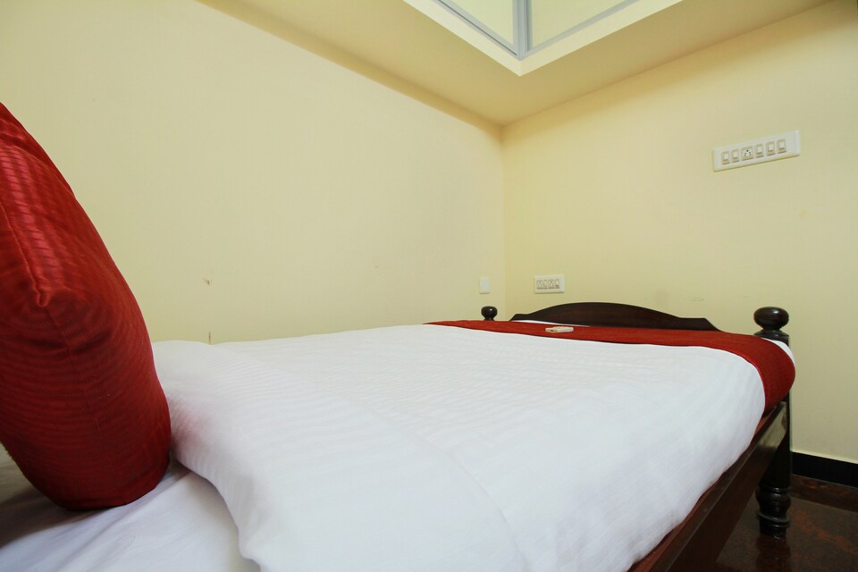 OYO 11862 Home Cozy 2BHK ECR Cuddalore Road, Pondicherry City Centre, Pondicherry