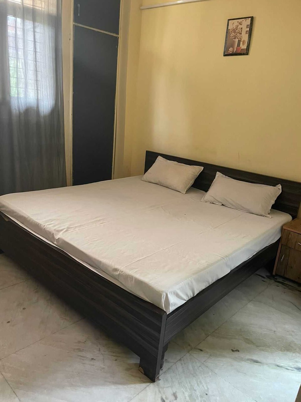 OYO Hotel Palak Near Iskcon Temple Noida, Noida City, Noida