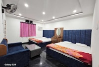 Hotel O Parinay
