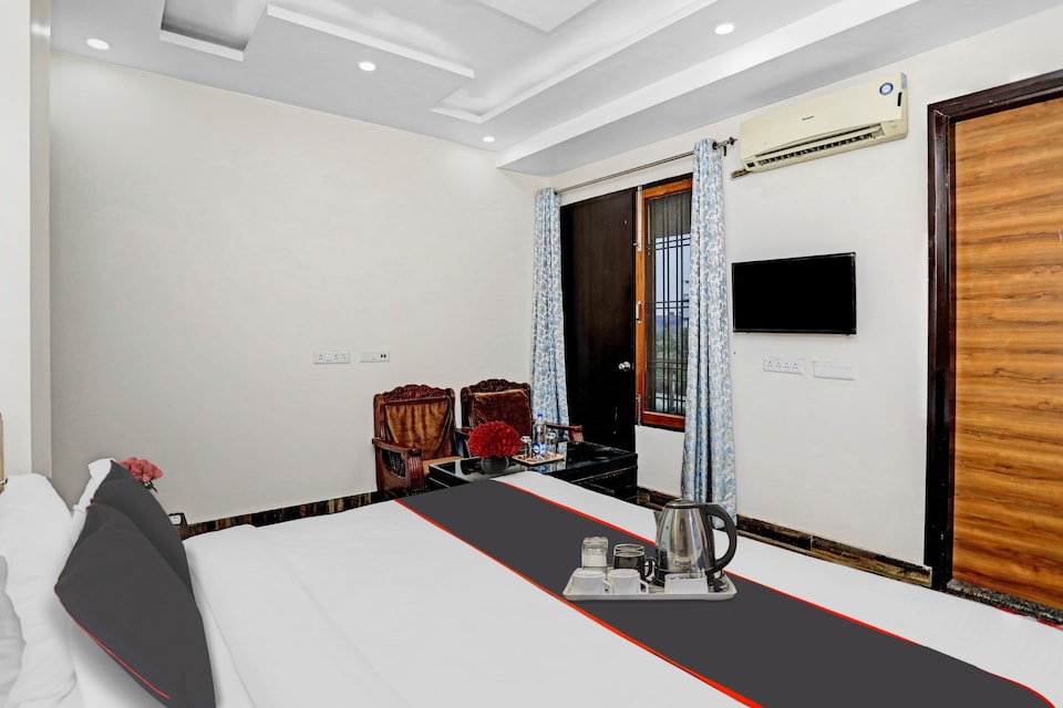 Collection 0 91824 Hotel Dev Palace , Alambagh Lucknow, Lucknow