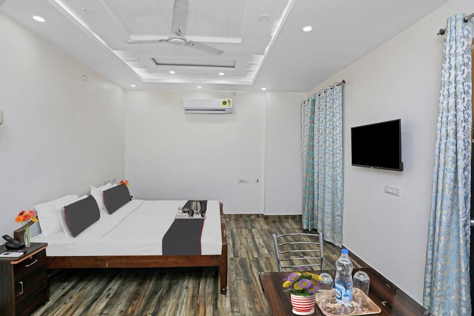 Collection 0 91824 Hotel Dev Palace , Alambagh Lucknow, Lucknow