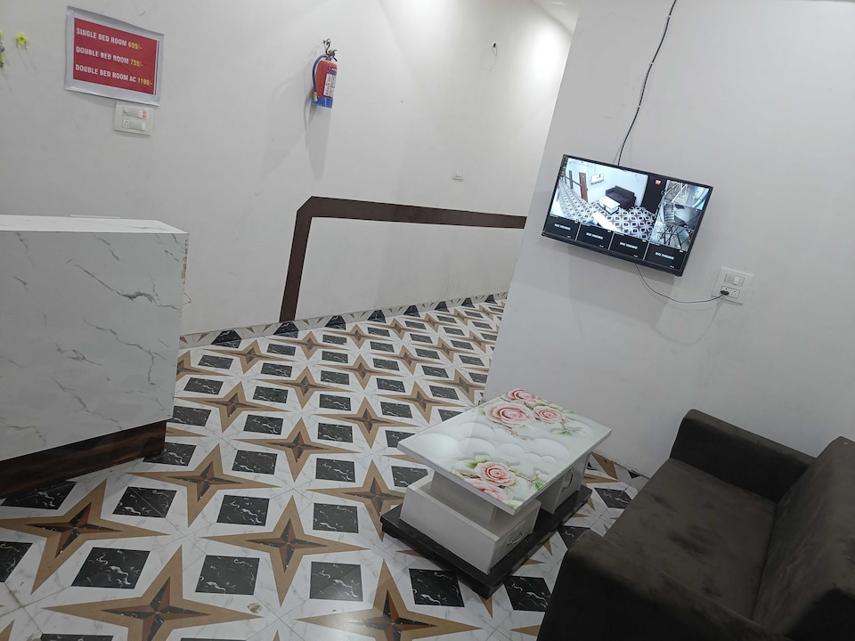 OYO Hotel Crown, Meerut, Meerut