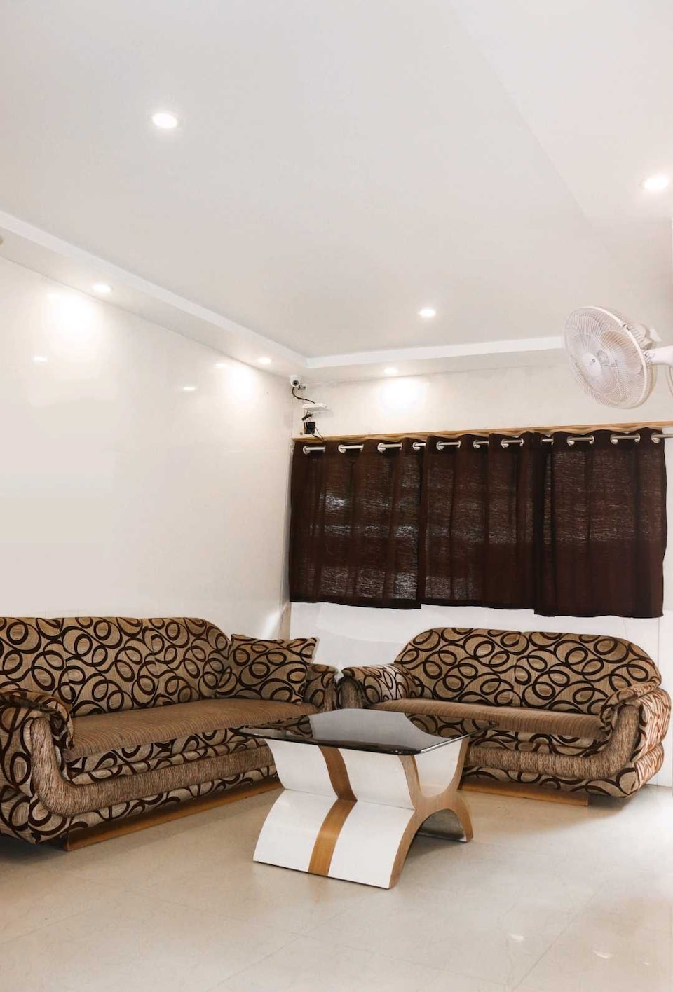 OYO Hotel Rajkamal, Dhebar Road, Rajkot