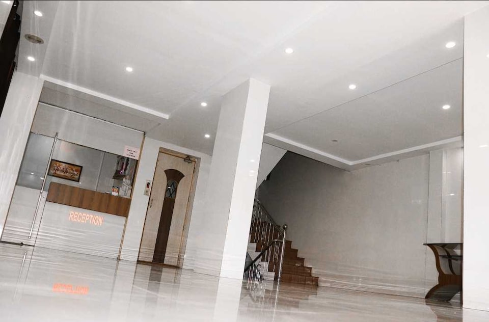 OYO Hotel Rajkamal, Dhebar Road, Rajkot