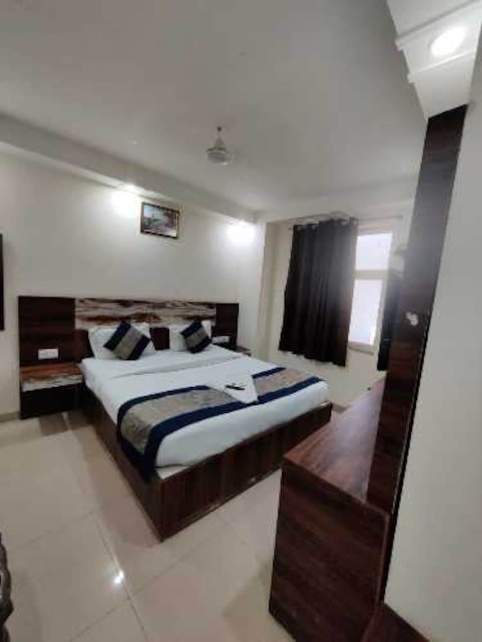 Live on DTT030, Airport Delhi, Delhi Transit