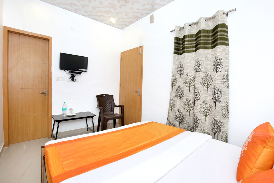 OYO 11885 Silver Plaza, Zirakpur, Zirakpur