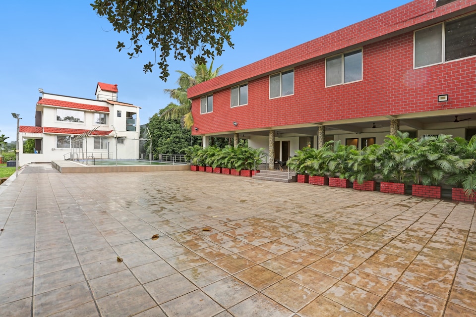 Collection O Vrindavan Resort With Swiming Pool, Mumbai Panvel-CBD, Mumbai