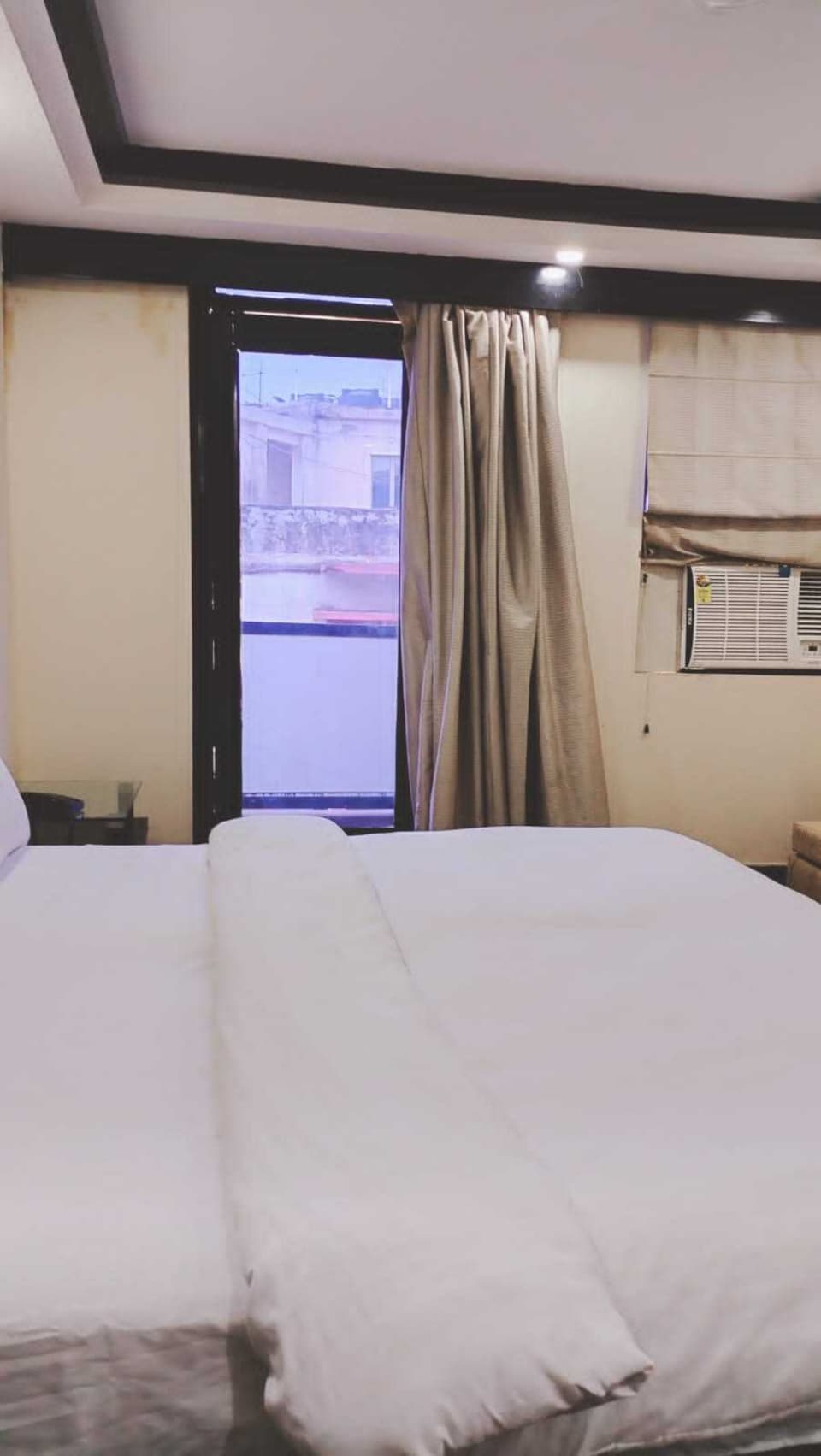 OYO Hotel Deluxe Room Stay Near Dilli Haat Ina, Lajpat Nagar Delhi, Delhi