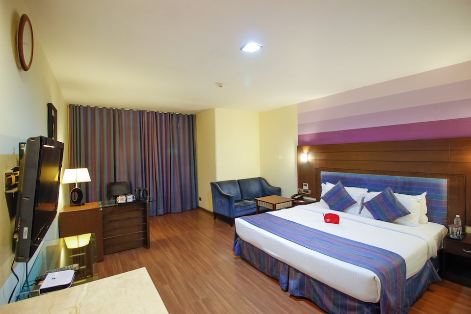 OYO Premium 130 King Kothi Road Abids, Abids-Nampally, Hyderabad