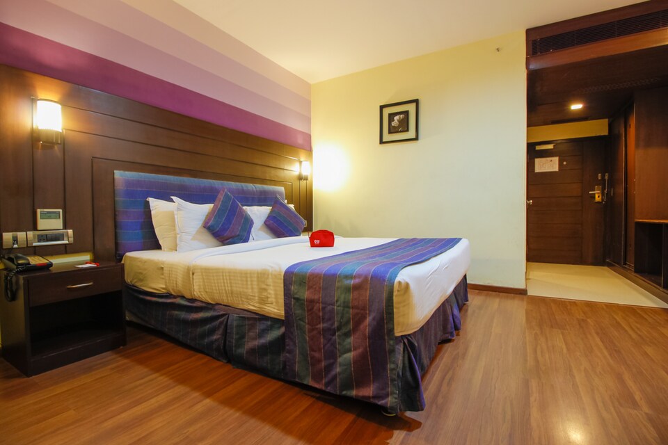 OYO Premium 130 King Kothi Road Abids, Abids-Nampally, Hyderabad
