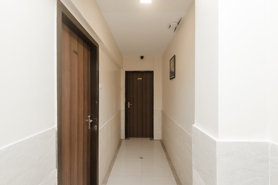 OYO 11908 Hotel Lake Bloom Residency, Mumbai Powai-Chandivali-Vikhroli, Mumbai