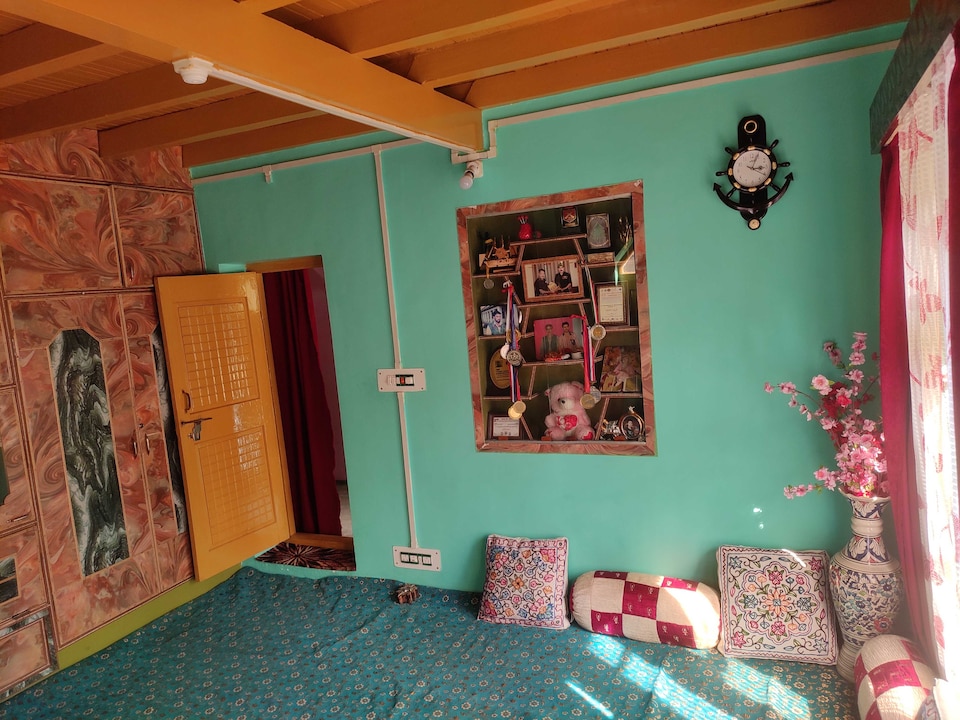 OYO Home Waseem Homestay, Tangmarg Homes, Tangmarg