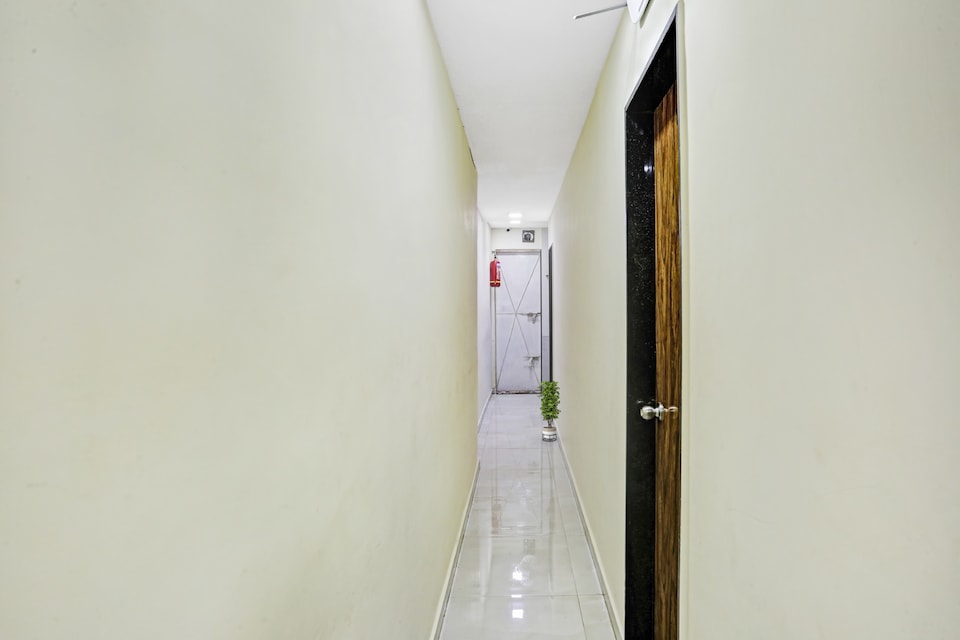 Hotel O S K Palace, Mumbai Chembur-Kurla-Ghatkopar, Mumbai