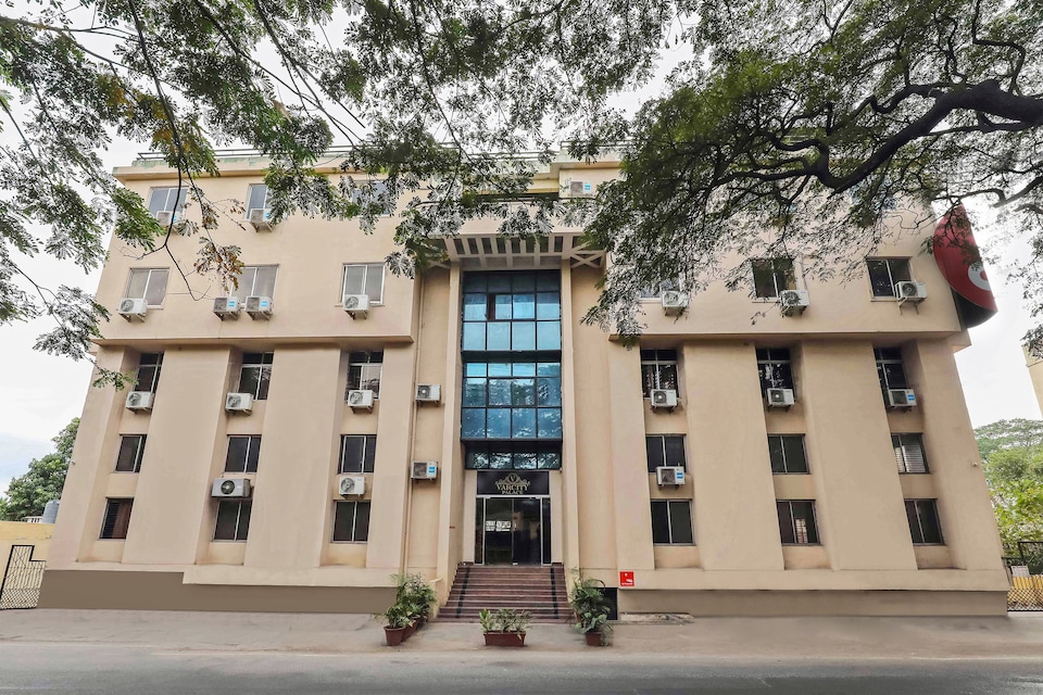 Capital O 11927 Varcity Imperium, Shivajinagar Bangalore, Bangalore