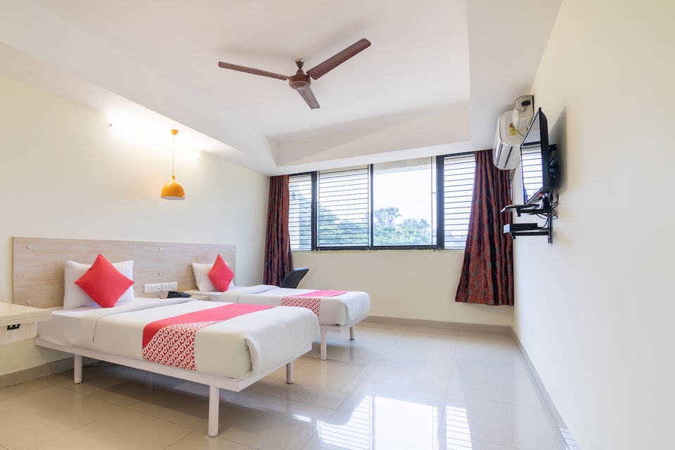 Capital O 11927 Varcity Imperium, Shivajinagar Bangalore, Bangalore