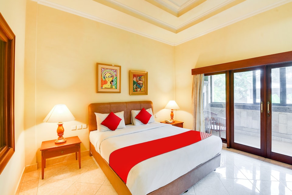Super OYO Townhouse Oak Maxi Hotel Legian, Legian, Bali