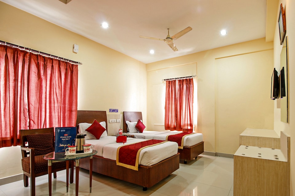 OYO 1520 Hotel Tourist Plaza, Himayatnagar-Kachiguda, Hyderabad