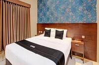 Collection O 91515 Grand Sahman