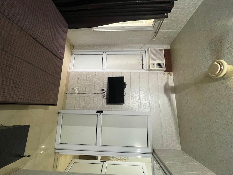 OYO Darksleep Near Bestech Central Square Mall, Golf Course Road, Gurgaon