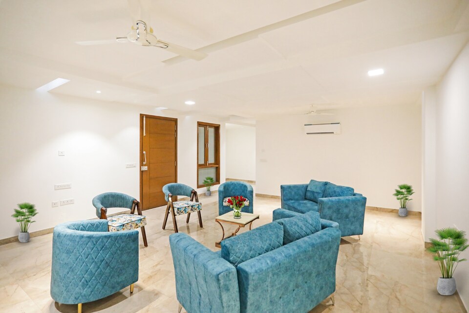 OYO Townhouse 1087 Aerosky Deluxe Near Dwarka Sector 13 Metro Station, Dwarka Delhi, Delhi