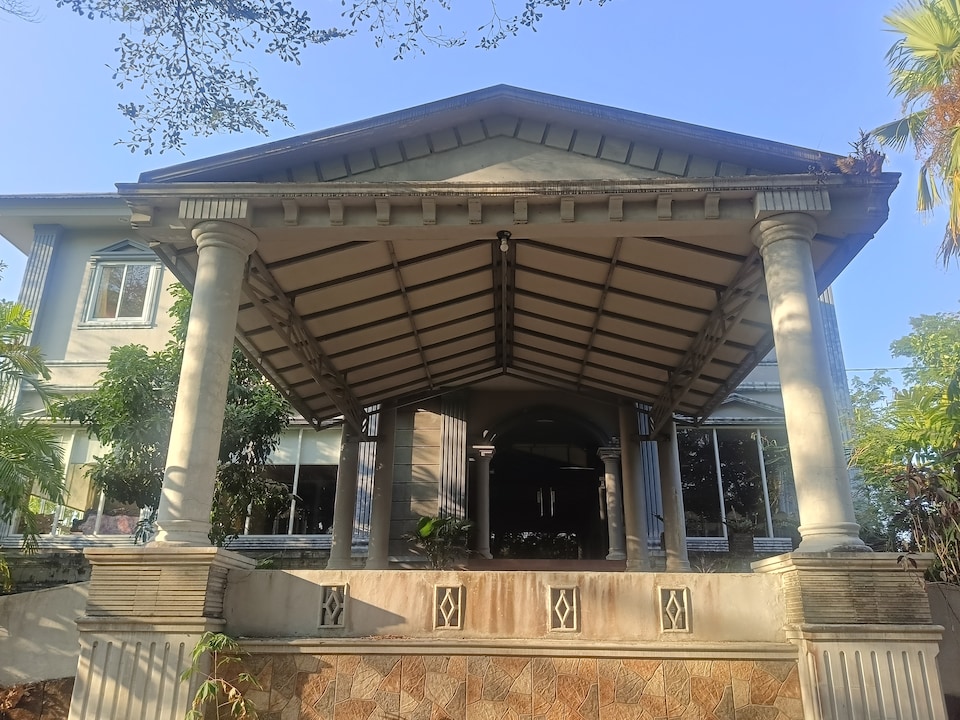 Hotel O near Hasanuddin International Airport formerly Wisma Dalilah Syariah, Hasanuddin, Makassar