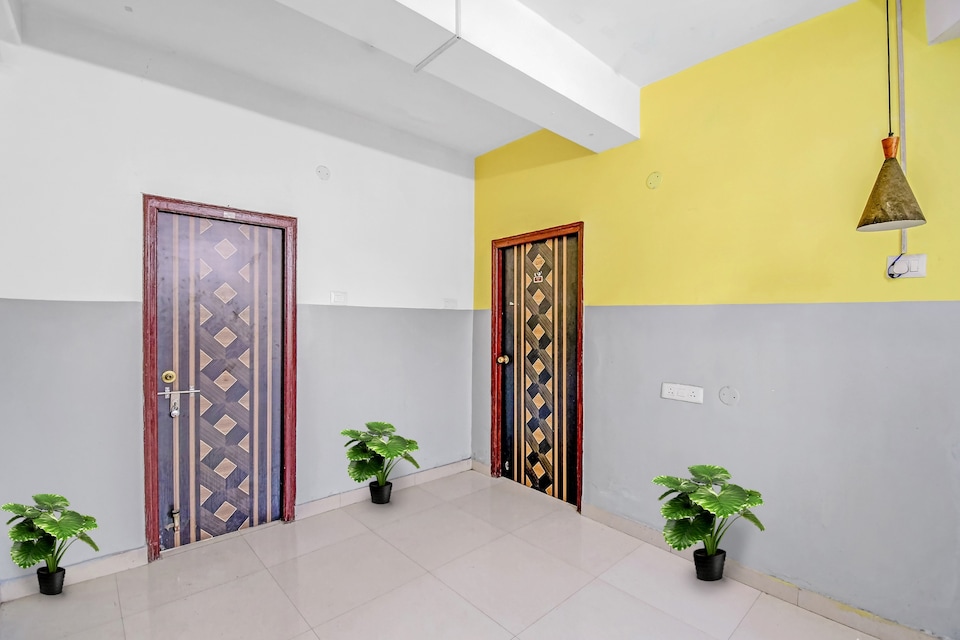 OYO Hotel Luxury Stay, VIP Road Kolkata, Kolkata