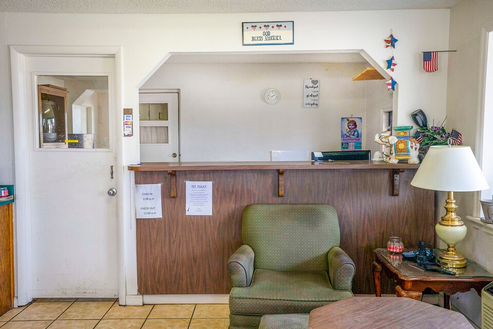 OYO Hotel Opp AL, Floral Hwy, Opp AL, Opp, AL