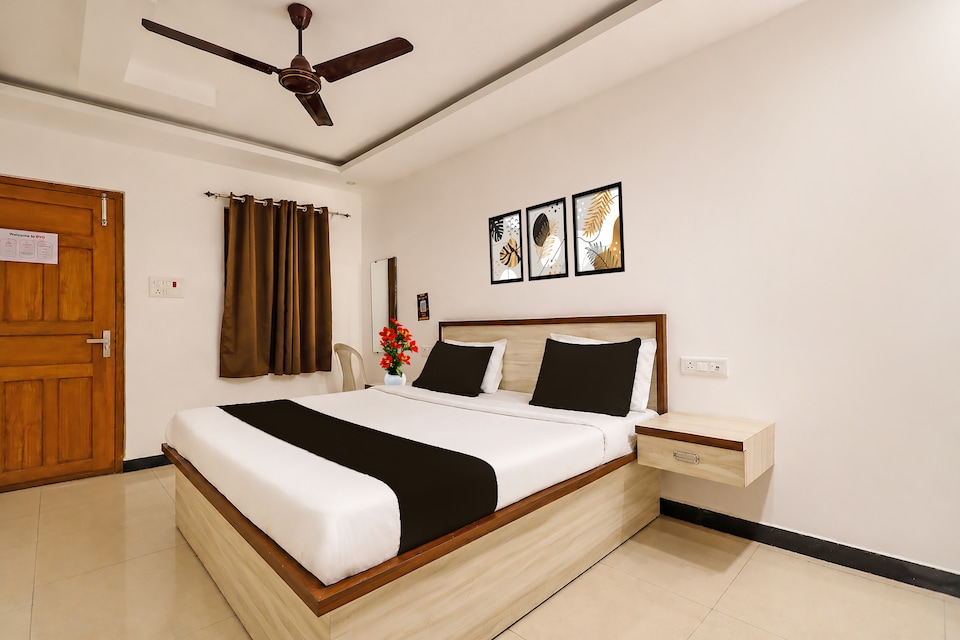 Hotel O Gorakhpur Railway Junction Road Golghar Formerly RR Inn, Golghar, Gorakhpur