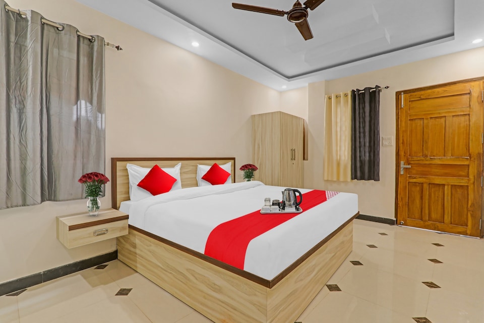 Super Guest House O R R INN, Golghar, Gorakhpur