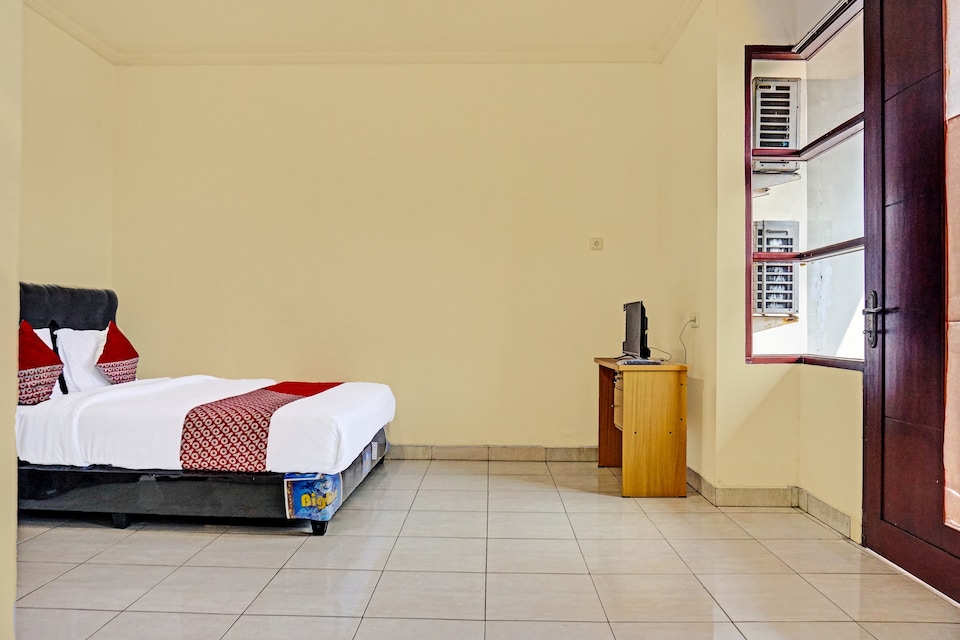Hotel O J&b Rooms Tomang, Tanjung Duren, Jakarta