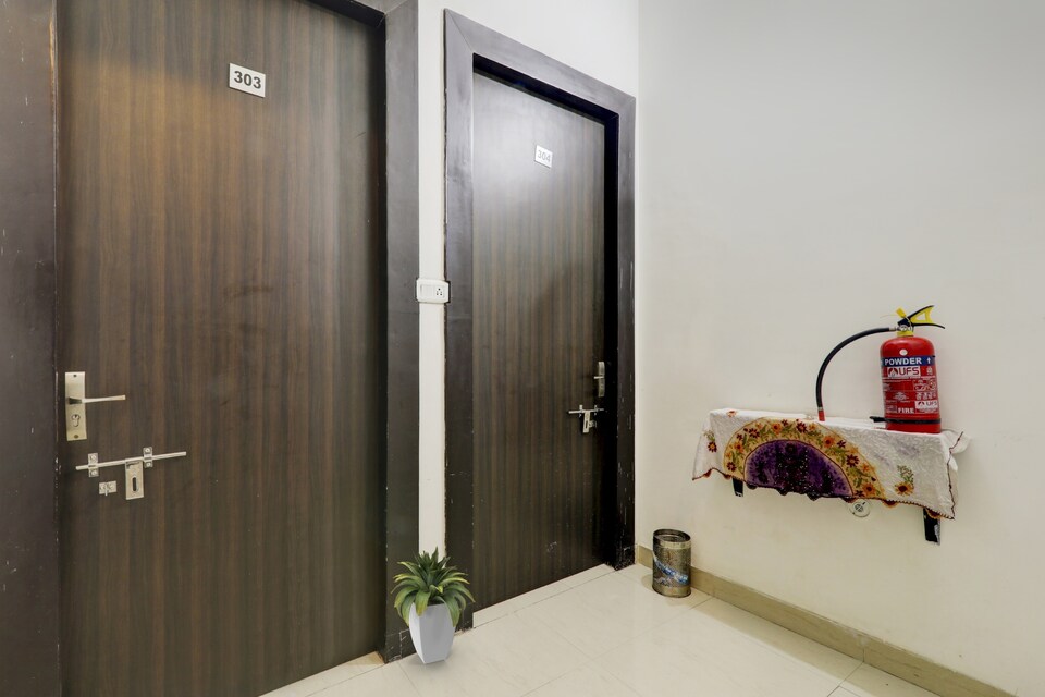 OYO Flagship Hotel Prisha Inn, Indira Nagar Lucknow, Lucknow