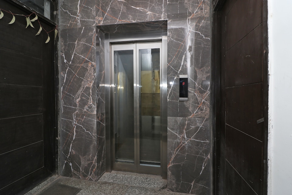 OYO 11953 Galaxy Residency, Chhatarpur Delhi, Delhi